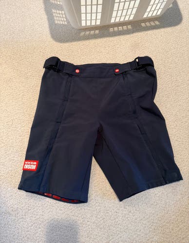 Huski Wear ski shorts size medium