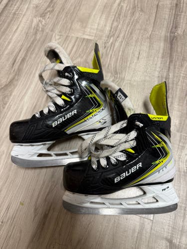 2025 Bauer Vapor Fly40 Hockey Skates 12 (Used)