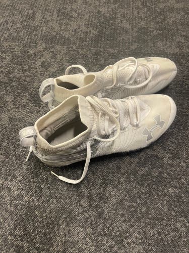 Men's Size M 9.5 (W 10.5) Under Armour Spotlight MC Mid Top (Used)