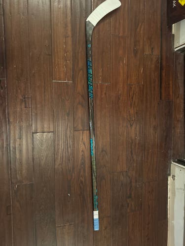 Junior Bauer Twitch Left Hand Hockey Stick P28 50 Flex (Used)