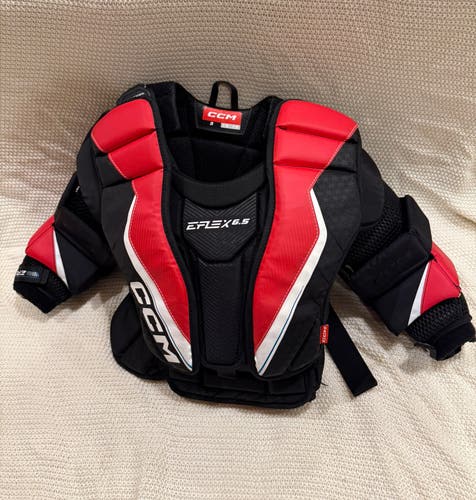 Small / Medium CCM EFlex 6 Goalie Chest Protector (Used)