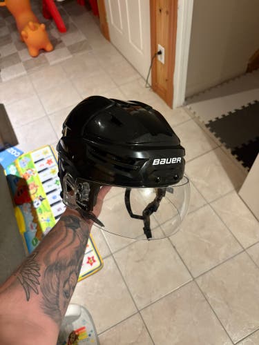Pro Stock Medium Black  Bauer  Reakt 70 Helmet Pro Stock Helmet New