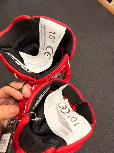 True Catalyst 9X3 Gloves 10" (New)