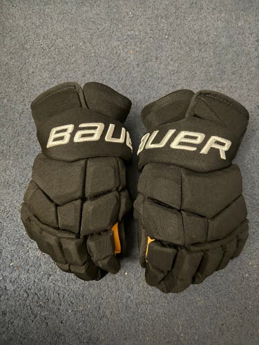 Pastrnak Bauer Supreme Ultrasonic Gloves 13" Pro Stock (New) read description