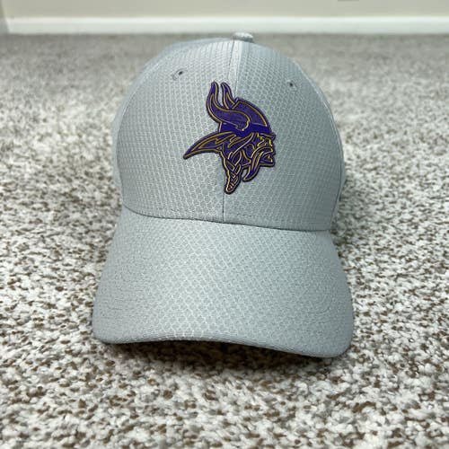 Minnesota Vikings Hat Mens Medium Gray New Era 39THIRTY Flex NFL Sideline Cap