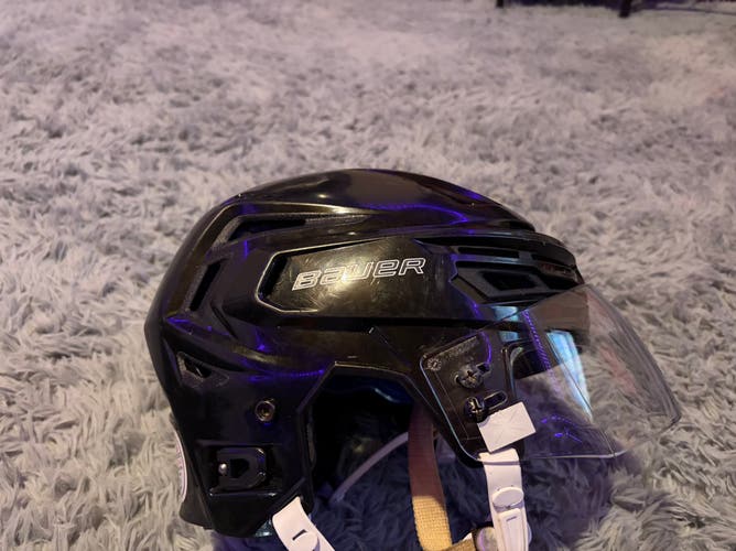 Large Bauer Re-Akt 150 Helmet (Used)