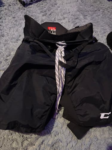 Men's Senior Large CCM JetSpeed GIRDLE with shell Hockey Pants (Used)