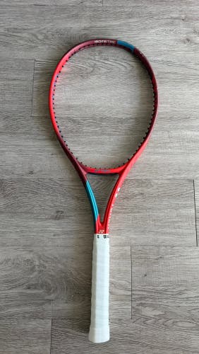 Yonex Vcore 95 | Gripsize 4 3/8 | Good Condition