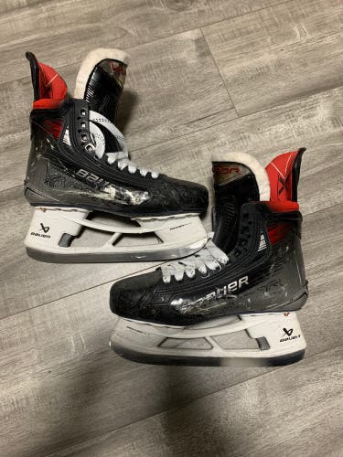 2023 Bauer Vapor X5 Pro Hockey Skates Regular Width Size 6.5 (Used)