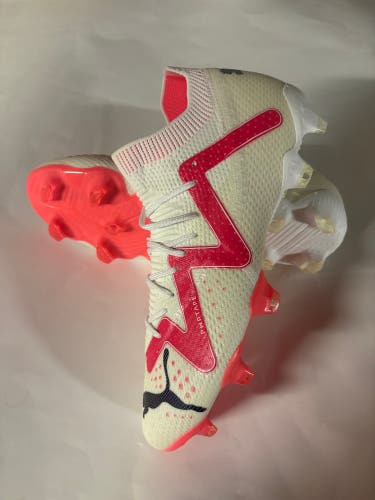 Puma Ultimate Soccer Cleats Women’s 8.5 $220 Retail New !