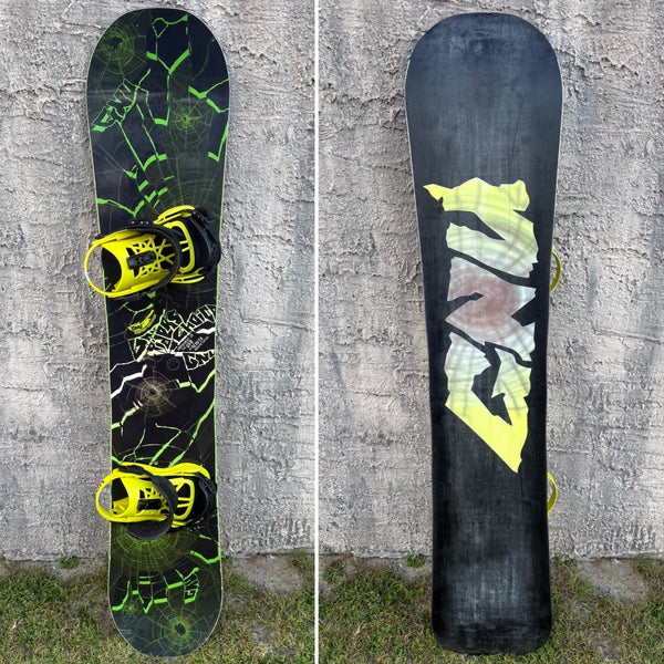 158cmW GNU Riders Choice Snowboard With Union Flight Pro Bindings