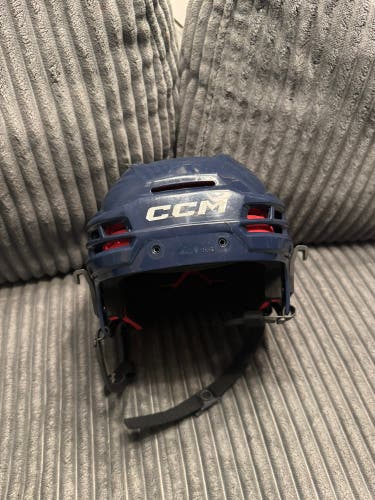 Medium Bauer Re-Akt 55 Helmet (Used)