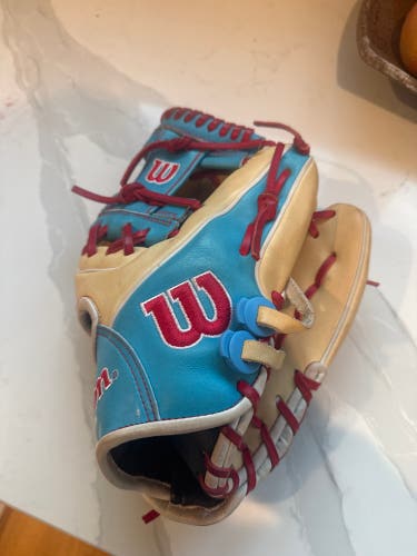 Wilson A2000 RH Infield Baseball Glove 11.5" (Used)