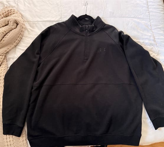 Black Men's XXL Under Armour Sweatshirt (Used)