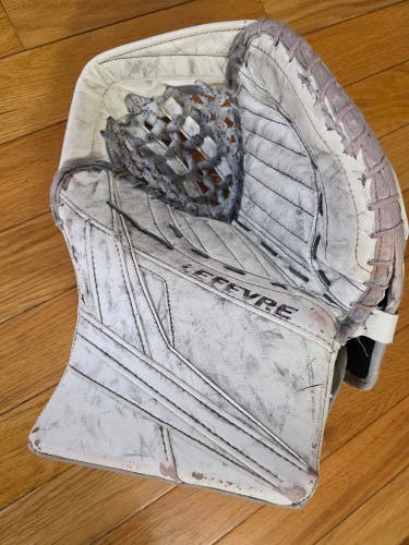 FREE SHIPPING True L12.1 Regular (Used)