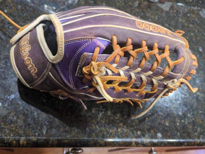 2025 RH Wilson A2000 Softball Glove 12.5"