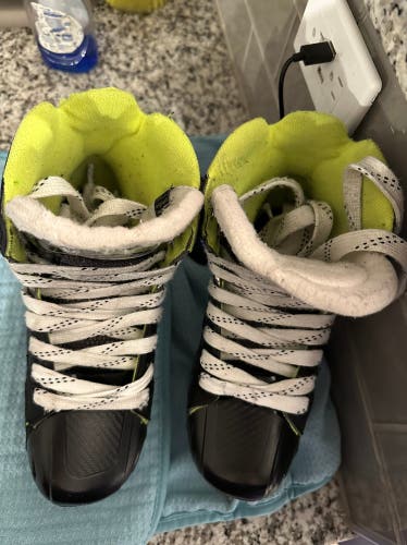 2021 Bauer GSX Hockey Goalie Skates Regular Width Size 3.5 (Used)