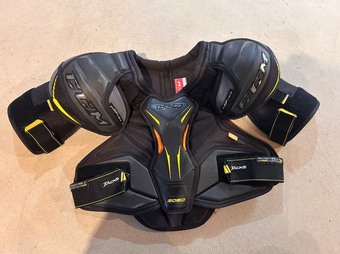 Small Senior CCM Tacks 9080 Shoulder Pads (Used)