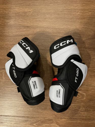 Senior Small CCM JetSpeed FT680 Elbow Pads (Used)