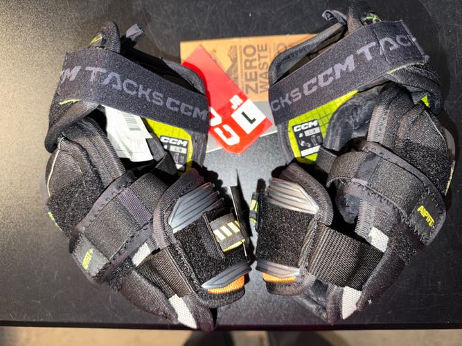 Junior Large CCM Tacks XF Pro Elbow Pads (New)