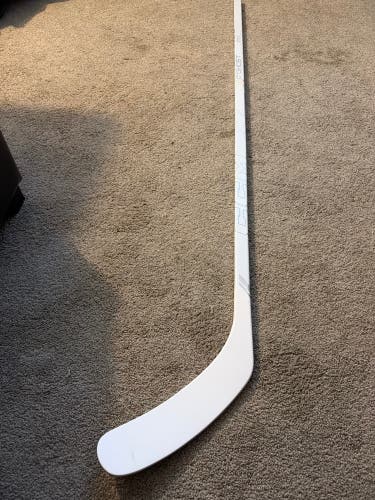 Intermediate CCM XF Ghost Right Handed Hockey Stick P29+1/4 70 Flex (New)