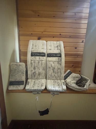 True L87 Goalie Full Set (Used)