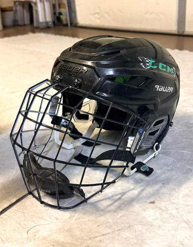 Medium Bauer Hyperlite Helmet (Used)