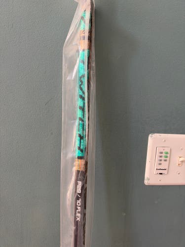 Senior Bauer Proto-R Right Handed Hockey Stick P92 65 Flex (New)