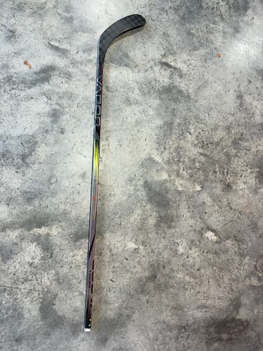 Intermediate Bauer Vapor Hyperlite 2 Left Hand Hockey Stick P92 55 Flex (Used)