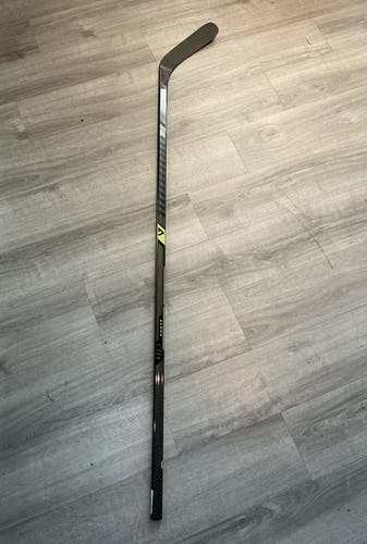 Senior Warrior Alpha LX3 Right Hand W88 85 Flex Hockey Stick Gibbons (New)