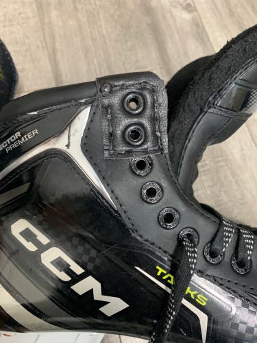 CCM Tacks Vector Premier (SMU) Hockey Skates Extra Wide Width 9.5 (Used)