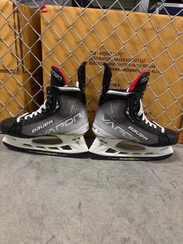 2021 Bauer Vapor Hyperlite Hockey Skates 11.5 (New)