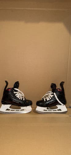 2022 Bauer Supreme Mach Custom Red Hockey Skates Regular Width Size 5 (Used)