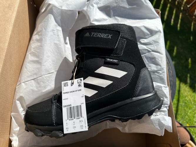 Adidas Terrex Kids’ Snow Boots – Size 4.5 – Brand New in Box