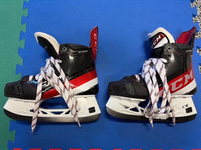 Black 2021 CCM JetSpeed FT4 Pro Hockey Skates Regular Width Size 4 (New)