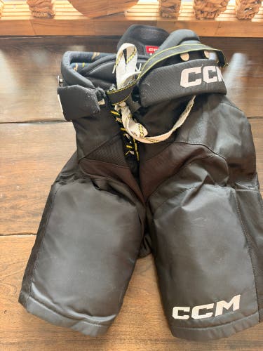 Junior Medium CCM AS-V Pro Hockey Pants (Used)