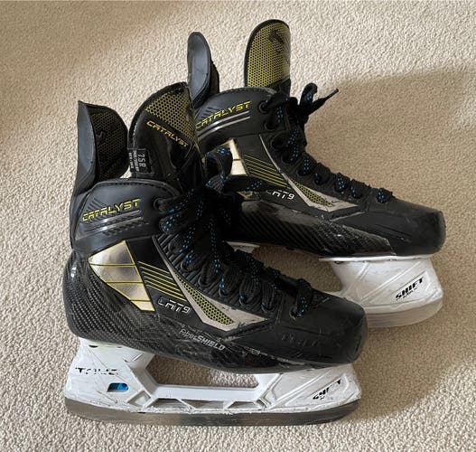 2022 True Catalyst 9 Hockey Skates Regular Width 7.5 (Used)