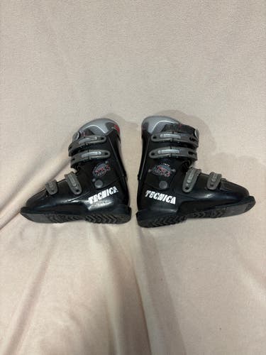 Mondo 22 & 22.5 Tecnica All Mountain TS 5 Ski Boots (Used)