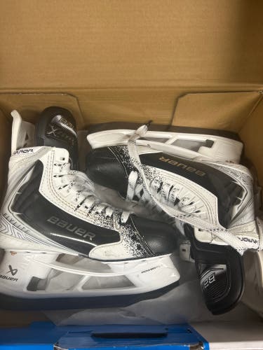 2025 Bauer Vapor Flylite LE White Hockey Skates 6.5 (Used)