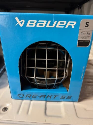 Small Bauer Re-Akt 55 Helmet (New)