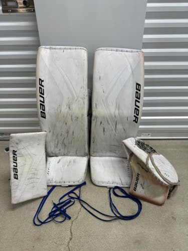 35" Bauer Flylite Regular Goalie Full Set (Used)