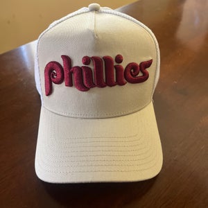 Hat (New) Philadelphia Phillies Hat 80s Retro Script Trucker Snapback Cap NWOT Cream