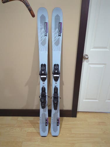 2023 152cm Salomon QST Lux 92 women's all-mountain skis freeride w bindings intermediate to advance.