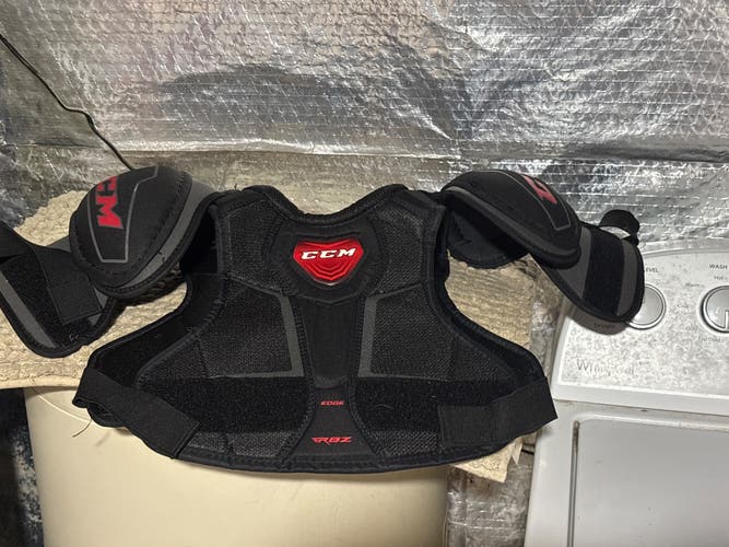 Large Youth CCM RBZ Shoulder Pads (Used)