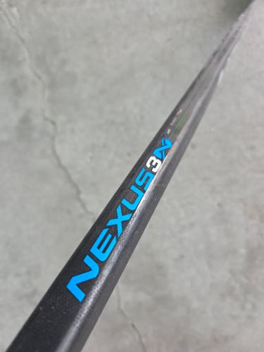 Senior Bauer Nexus 3N Right Handed Hockey Stick P92 77 Flex (Used)
