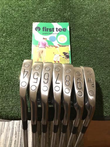 Wilson 1200 LT Irons Set 4-PW Regular Ultralite Steel Shafts