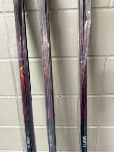 Senior Bauer Right Handed Hockey Stick P92 70 Flex (New)