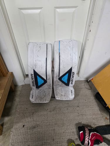 31" 2022 Bauer Supreme M5 Pro Goalie Leg Pads (Used)