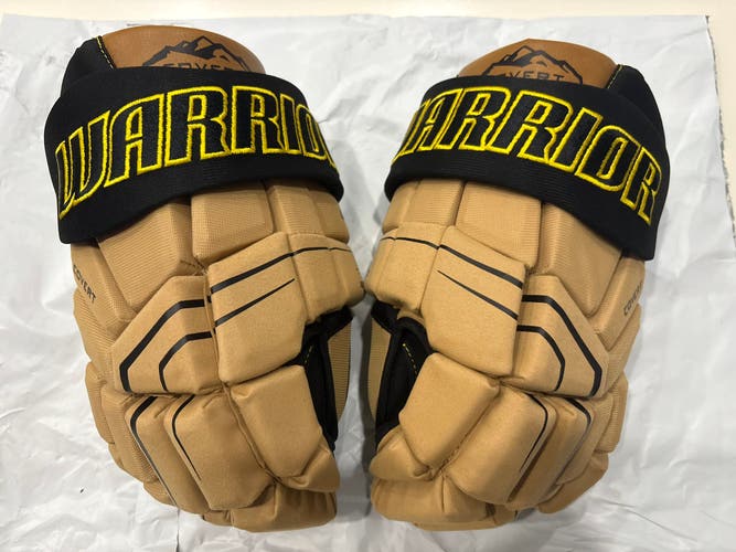 Brand New
Warrior Senior Covert QR7 Team Hockey Gloves - Cabin Fever edition 14”