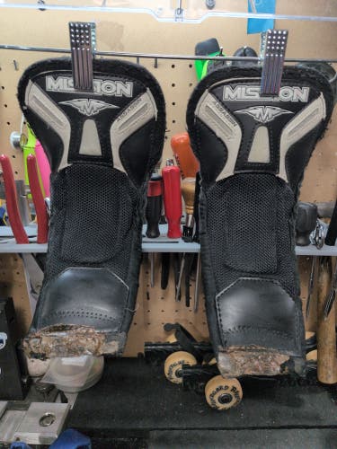 Mission Assassin (Used) Skate Tongues Size 7D